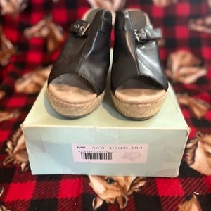 MIA wedge mule size 10
